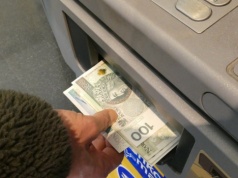 Zmiany w bankomatach Euronet od 19 lutego. Limit wypłaty BLIKIEM