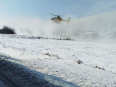 Auto z niemowlęciem w rowie, na miejscu lądował śmigłowiec LPR
