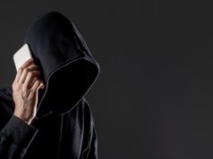 140 tysięcy złotych straciła seniorka z gminy Lipno. Oszuści podszyli się pod rodzinę i policję