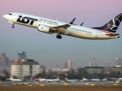 Lotnisko Chopina bije rekordy. Pasażerowie szturmują bramki, a port szykuje się do rozbudowy