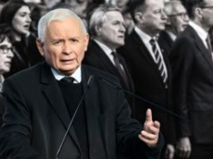 PiS na głębokim politycznym wirażu