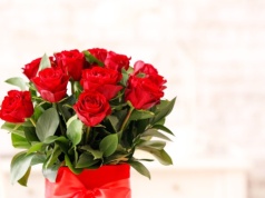 Walentynkowy bukiet będzie świeży przez kilka tygodni. Wystarczy to