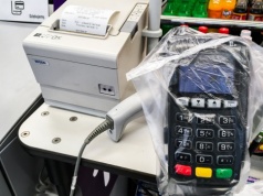 Płacą kartą, a ty możesz zyskać. Nawet 2500 zł mniej podatku. Jest jeden haczyk