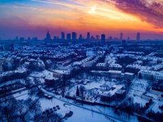 „Ceny mieszkań są przeszacowane”. Indeks urban.one kontynuuje spadek, zwłaszcza w Warszawie