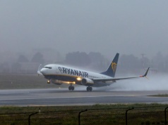 Internet jest dosłownie wszędzie, więc dlaczego nie ma go w samolocie Ryanair?