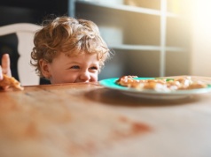 Czy dzieci muszą pościć w Środę Popielcową? Ksiądz: Warto wychowywać w duchu pokuty