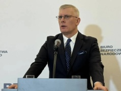 W Belwederze o zasadniczej służbie wojskowej. Szef BBN zabrał głos. "To nie jest projekt zarzucony"