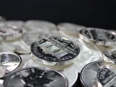 Azjatyckie giełdy zamknięte, metale pod presją. Rynek czeka na powrót Chin