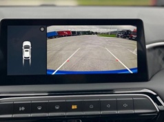 Zupełnie nowe MG za 64 500 zł. Posiada 7-letnią gwarancję, nawigację, ekrany i szereg dodatków