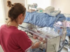 125 tys. w pięć lat. Ekspert pokazał zatrważającą tabelę urodzeń