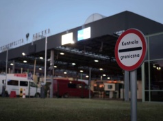 Rząd przedłuża kontrole na granicy! Kolejne miesiące korków i strat