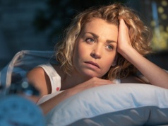 Witamina D, magnez, a może wysoki kortyzol? To one odpowiadają za bezsenność