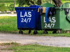 Rząd przyznaje: PSZOK-i to niewypał. Ubrania przestaną lądować w lesie