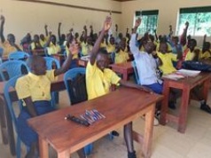 Z Rumi do Sudanu Południowego. Pomagają dzieciom z Afryki