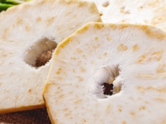 Jedno z najbardziej niedocenianych warzyw. Ma mało kalorii, dużo błonnika i daje nieograniczoną ilość kuchennych możliwości