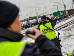 Są zarzuty dla obywatela Mołdawii. Mężczyzna chciał wykoleić pociąg z paliwem