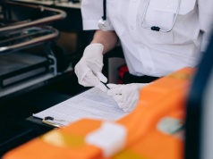 16,4 mln zł na szkolenia dla 3 400 ratowników i ratowniczek medycznych w ramach FERS