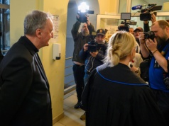 Już po pierwszej rozprawie – biskup zeznawał w sądzie