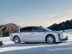 Maextro S800 najpopularniejszą luksusową limuzyną w Chinach. Huawei wygrywa z Maybachem i Porsche