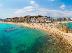Katalońskie lato z widokiem na Barcelonę 🏖️☀️ Wczasy 100 m od plaży za 2569 PLN