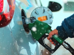 Tankowanie znowu będzie droższe. Rosja może dyktować warunki, kierowcy to odczują