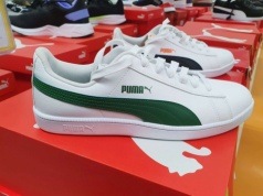 Puma wyprzedaje najlepsze sneakersy na wiosnę - są leciutkie i oddychające. Taniej też Adidas