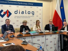 Kilka godzin rozmów i brak decyzji w sprawie podwyżek w ochronie zdrowia. Zespół Trójstronny wróci do rozmów 16 marca