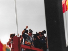 „F1 przez jakieś 20 weekendów w roku to sport, a poza tym to czysty biznes”. Kulisy F1 w nowej książce „Szybkie pieniądze”