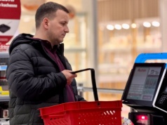 Zakupy są coraz droższe, choć inflacja spada. Paradoks da się wytłumaczyć