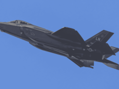 Dziesiątki myśliwców w powietrzu, takich sił jeszcze nie mobilizowano. Cały świat patrzy z niepokojem