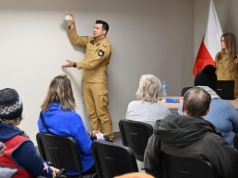 Były komendant alarmuje, że czujki czadu nie działają. PSP i MSWiA wskazują na dezinformację