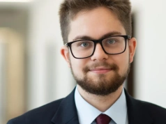 Syn wybitnego reżysera będzie z Bydgoszczy posłem? Ostatnio zrobił się aktywny nad Brdą