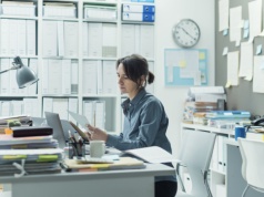 Forma pisemna powoli znika z kodeksu pracy