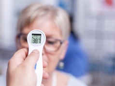 To najlepszy sposób, by obniżyć gorączkę. Możesz zrobić to bez leków
