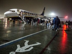 Pilny alert na pokładzie Ryanaira w Faro. Jedna osoba ranna