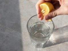 Przypadkowo zjedzone pestki cytrusów. Czy mogą zaszkodzić? Ekspert wyjaśnia raz na zawsze