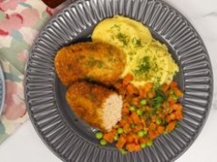 Obtaczam w niej mielone. Środek jest chrupki, a wnętrze soczyste i miękkie