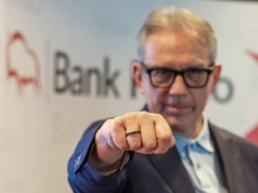 Bank Pekao zarobił 1,82 mld zł w IV kwartale. 2026 będzie rokiem przyspieszenia