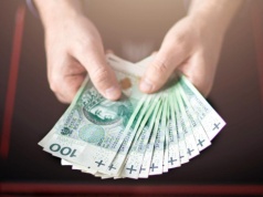 Kto dziś zarabia najwięcej w Polsce? Specjaliści nawet 27 tys. zł brutto