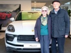 90-latkowie kupili swoje pierwsze Porsche. Teraz planują kolejne