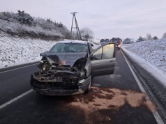 Zderzył się z metalową belką