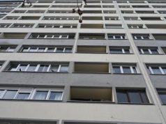 Mieszkańcy kamienicy w Poznaniu chcą się pozbyć uciążliwej sąsiadki. "Eksmisja"