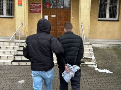 Nocny atak w Łagiewnikach. 13- i 14-latkowie oraz 19-latek zatrzymani za brutalne pobicie 39-latka