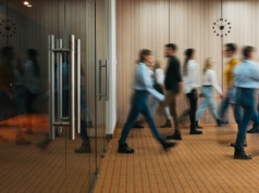 Duże hamowanie tempa wzrostu płac w sektorze przedsiębiorstw. Nowe dane GUS