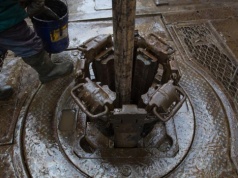 Indie drastycznie ograniczają import ropy z Rosji na rzecz Bliskiego Wschodu