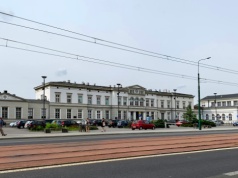 Remont dworca podzielił miasto na pół. Dojście do centrum to wielka wyprawa