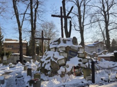 Pamięć o tej mogile miała przeminąć – spoczywa tu ponad 200 ofiar rabacji. Mija 180 lat od Powstania Narodowego