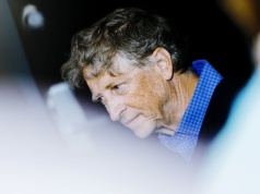 Chaos i „chiński” robot zamiast przełomu. Bill Gates wycofał się z kluczowego szczytu AI