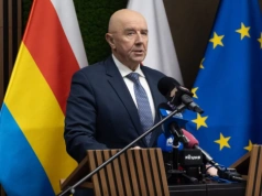 Przewodniczący sejmiku Cezary Cieślukowski usłyszał 10 zarzutów. Chodzi o oświadczenia majątkowe