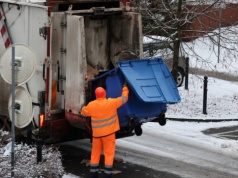 Jedna stawka za śmieci, różne odbiory. Mieszkańcy domagają się naprawy systemu